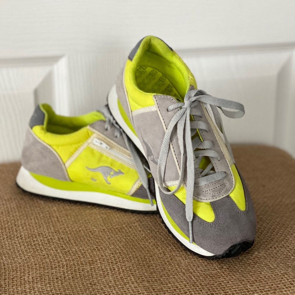 Women’s Kangaroo Shoes Size 7, Grey/Neon